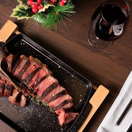 Mk Hotel Tirana Rinas 외부 사진 A steak