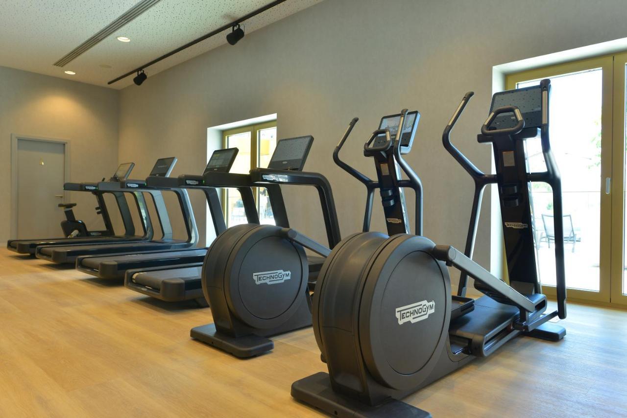 Mk Hotel Tirana Rinas 외부 사진 Elliptical cross trainer