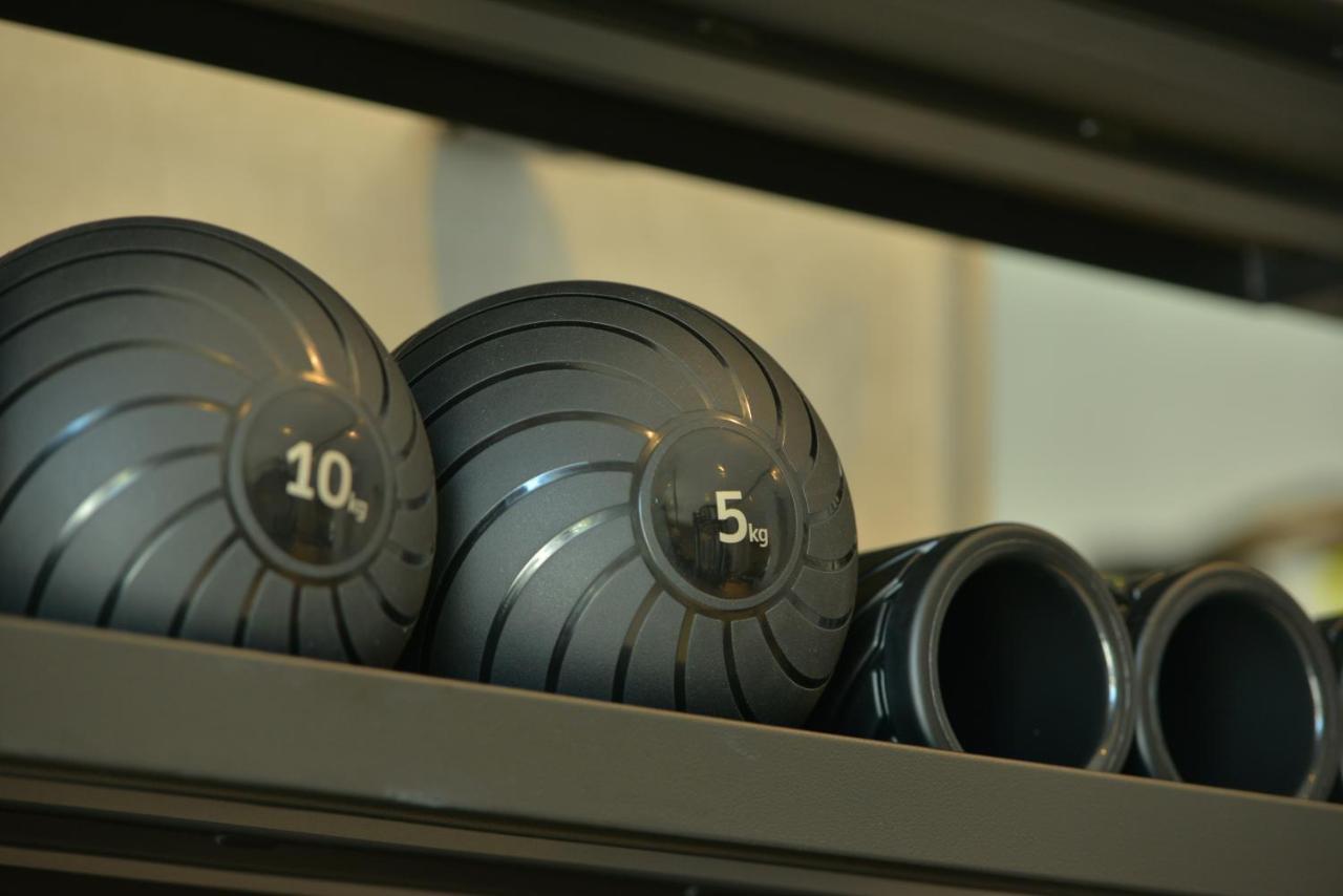 Mk Hotel Tirana Rinas 외부 사진 A set of kettlebells