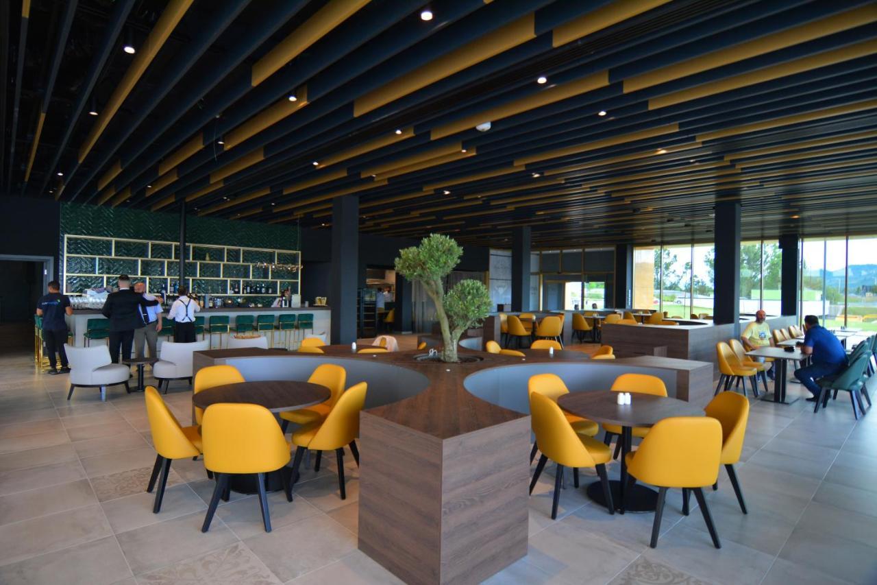 Mk Hotel Tirana Rinas 외부 사진 The interior of the lounge