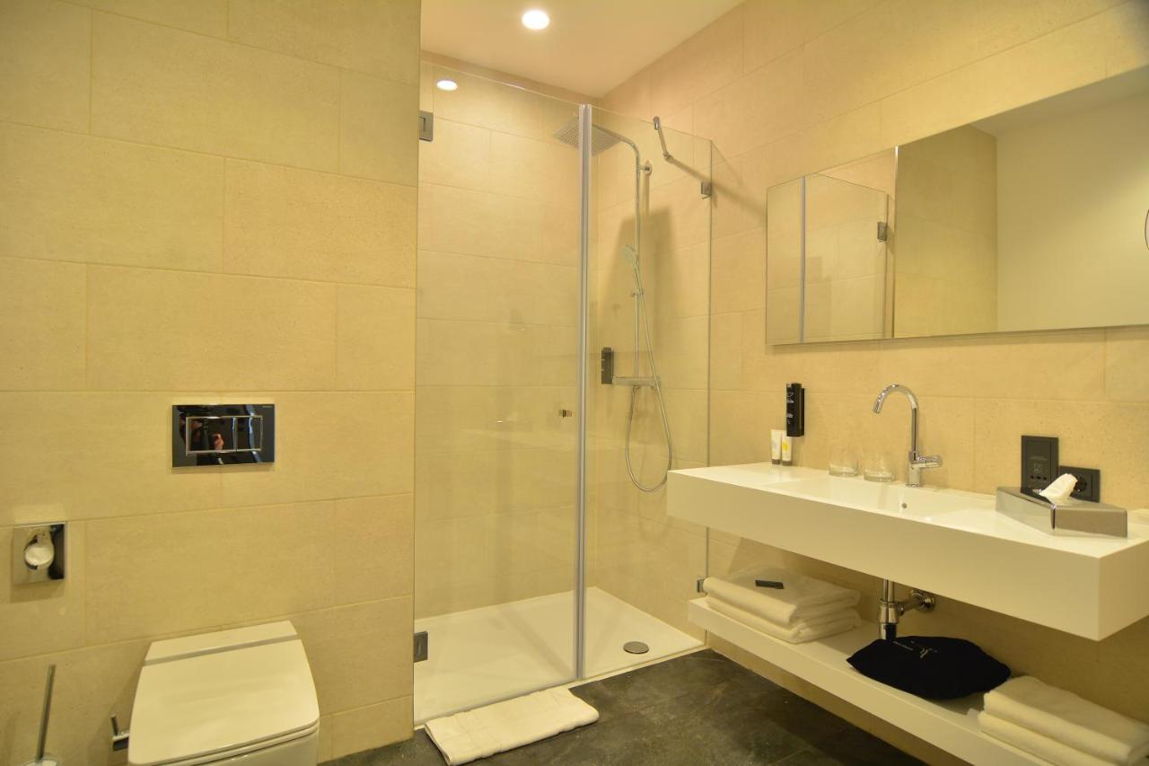 Mk Hotel Tirana Rinas 외부 사진 A shower enclosure