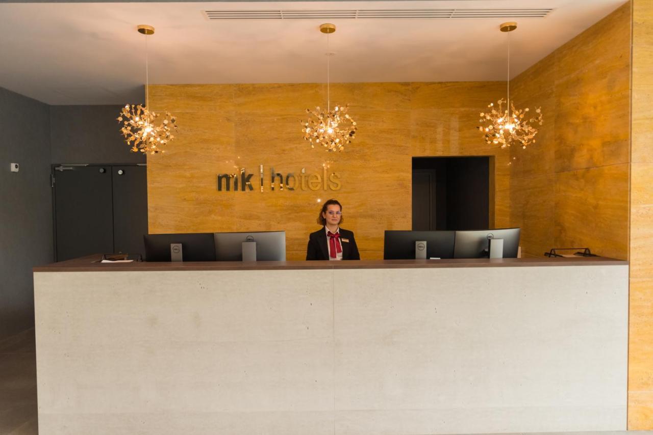 Mk Hotel Tirana Rinas 외부 사진 Reception desk at a hotel