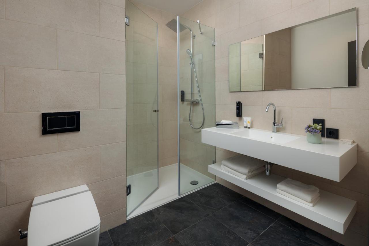 Mk Hotel Tirana Rinas 외부 사진 A modern bathroom