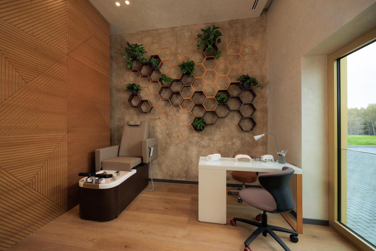 Mk Hotel Tirana Rinas 외부 사진 A doctor's office
